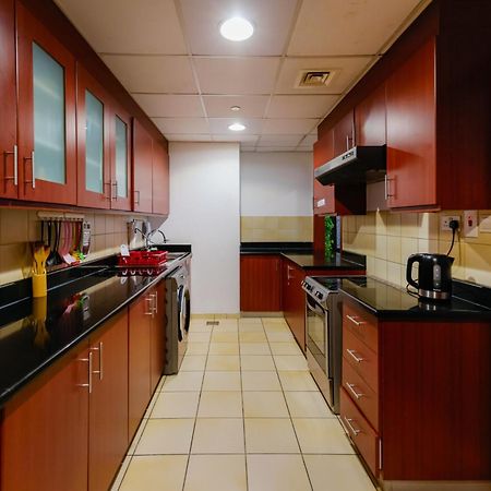 Lunar Cozy Hostel - Jbr Дубай Екстер'єр фото