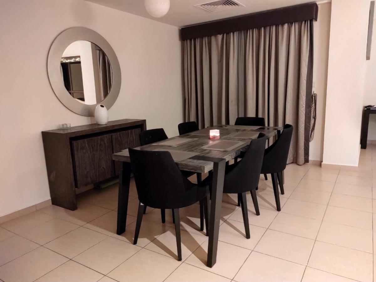Lunar Cozy Hostel - Jbr Дубай Екстер'єр фото