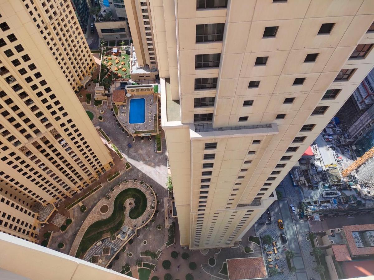 Lunar Cozy Hostel - Jbr Дубай Екстер'єр фото