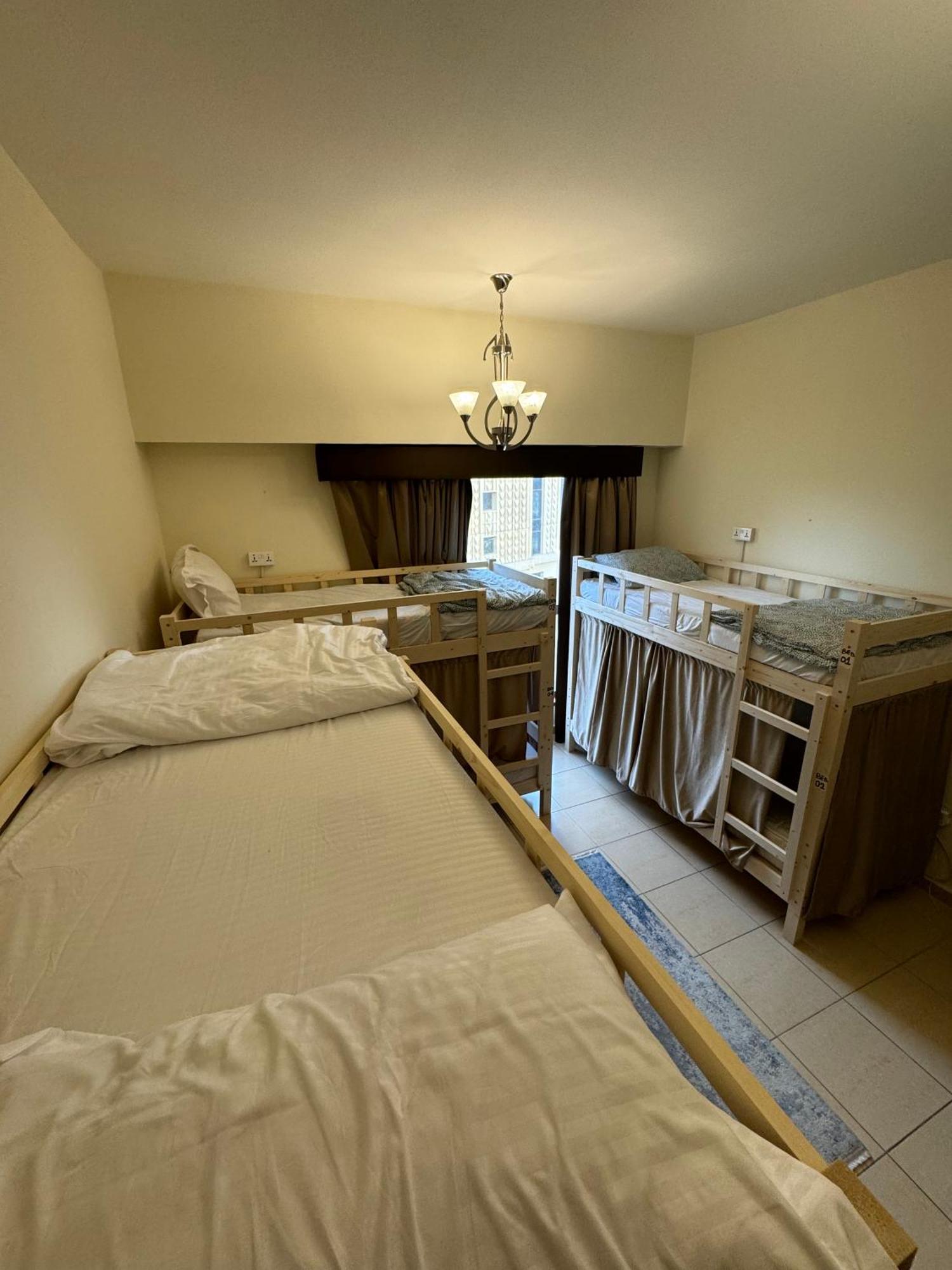 Lunar Cozy Hostel - Jbr Дубай Екстер'єр фото