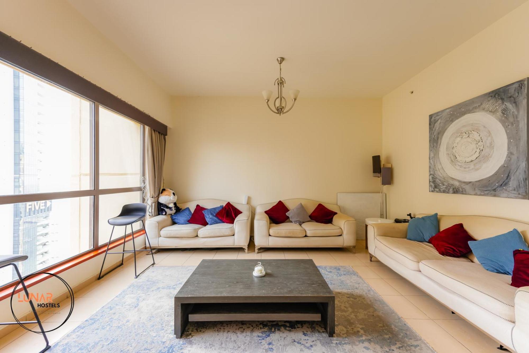 Lunar Cozy Hostel - Jbr Дубай Екстер'єр фото