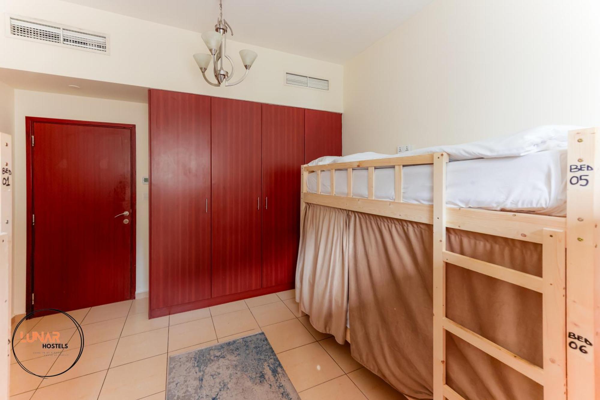 Lunar Cozy Hostel - Jbr Дубай Екстер'єр фото