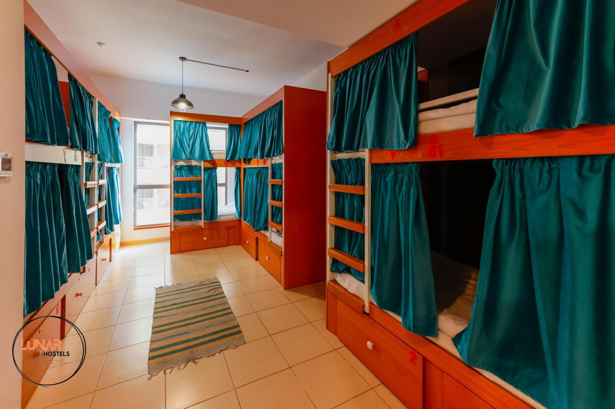 Lunar Cozy Hostel - Jbr Дубай Екстер'єр фото